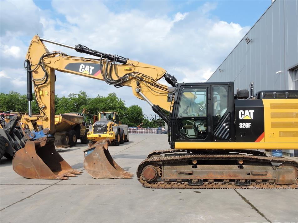Excavator pe senile - CAT 326F