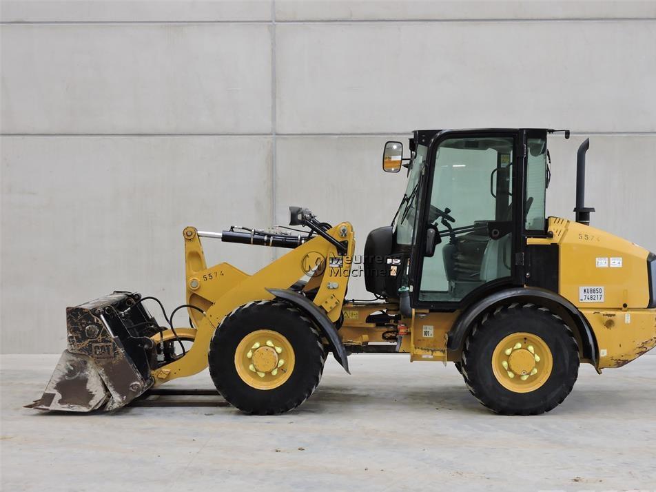 Incarcator frontal - CAT 906M + FORK