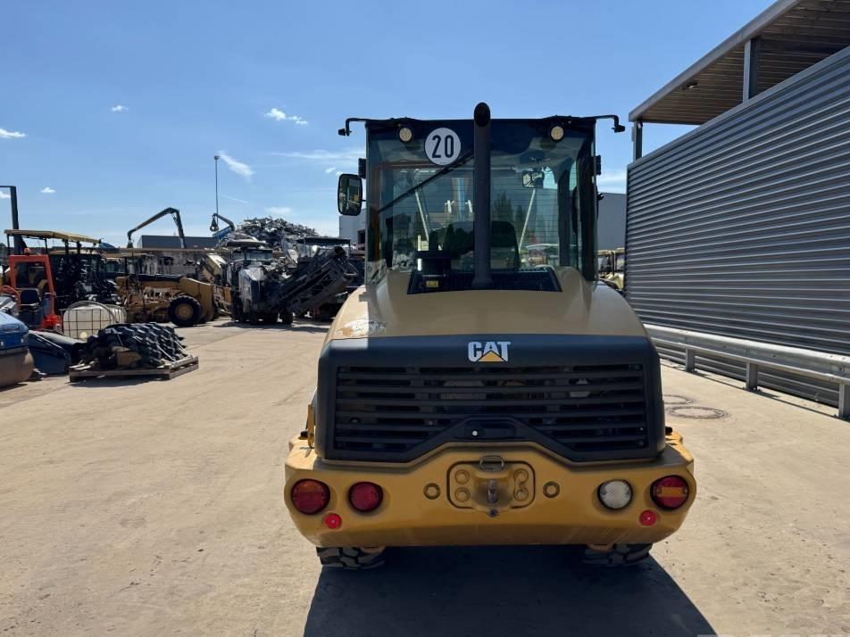 Incarcator frontal - CAT 906M