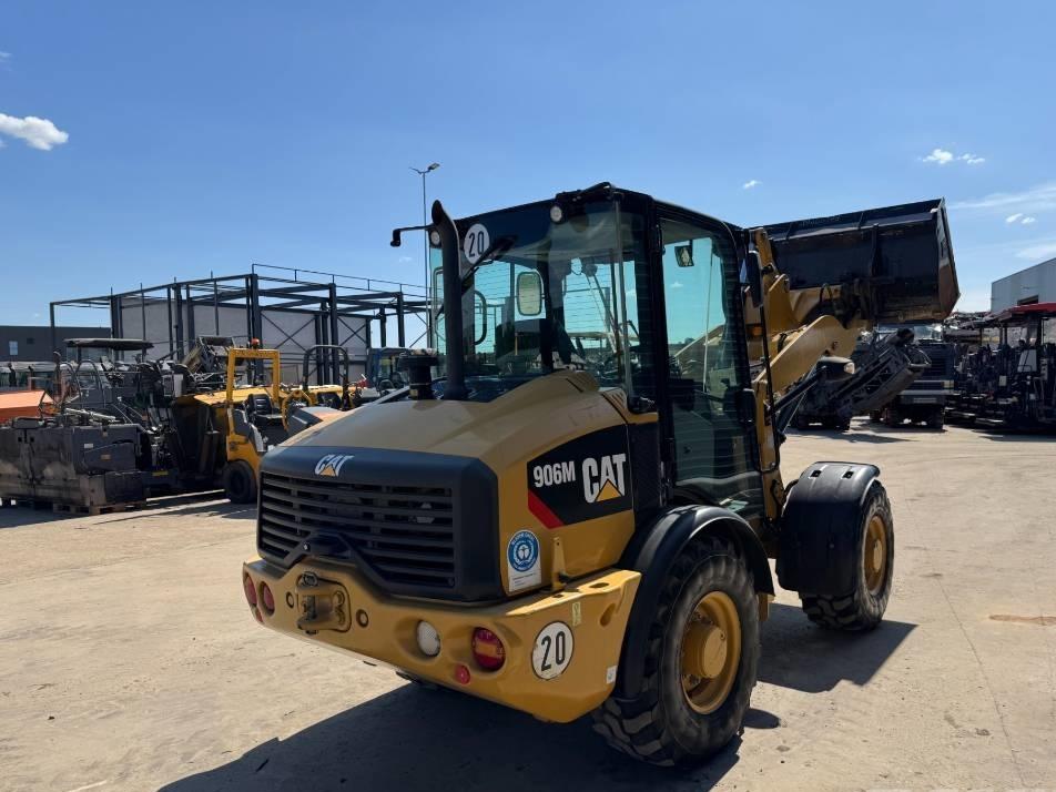 Incarcator frontal - CAT 906M