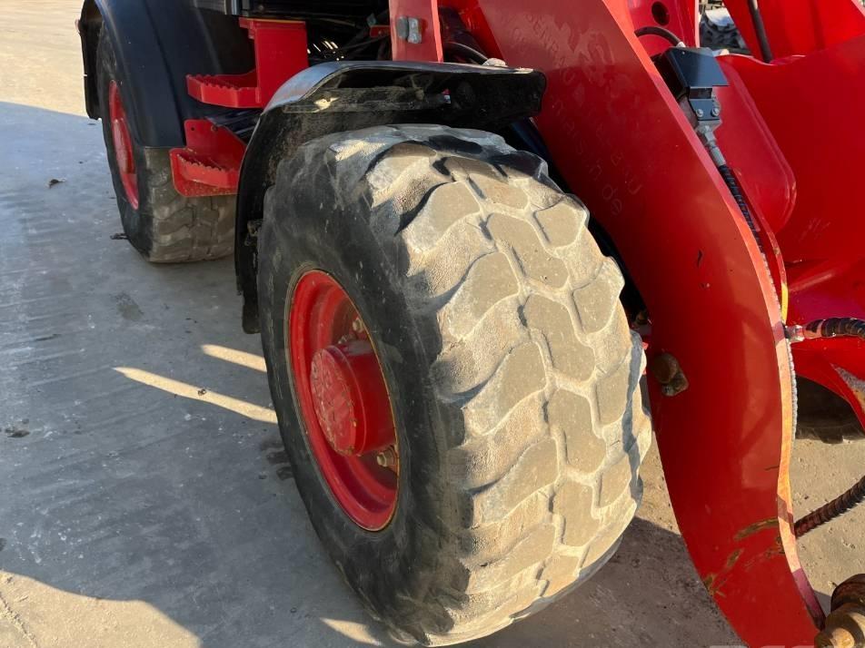 Incarcator frontal - CAT 907H2