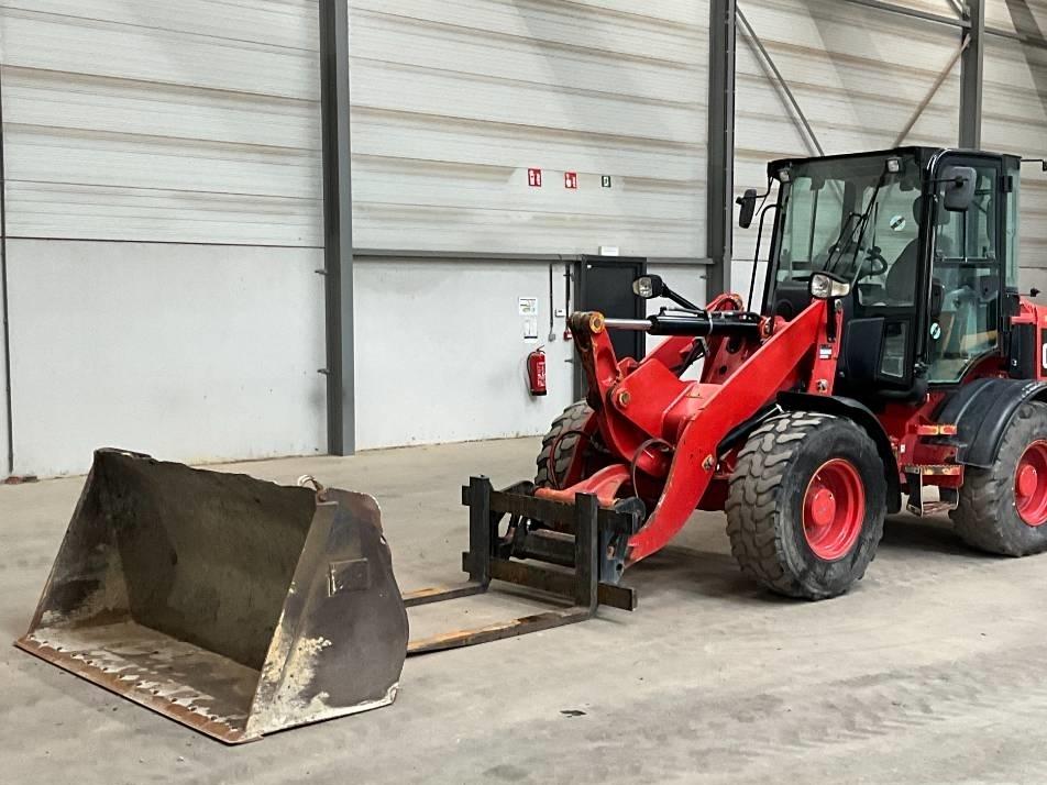 Incarcator frontal - CAT 908 M