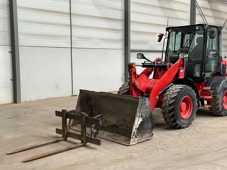 Incarcator frontal - CAT 908 M