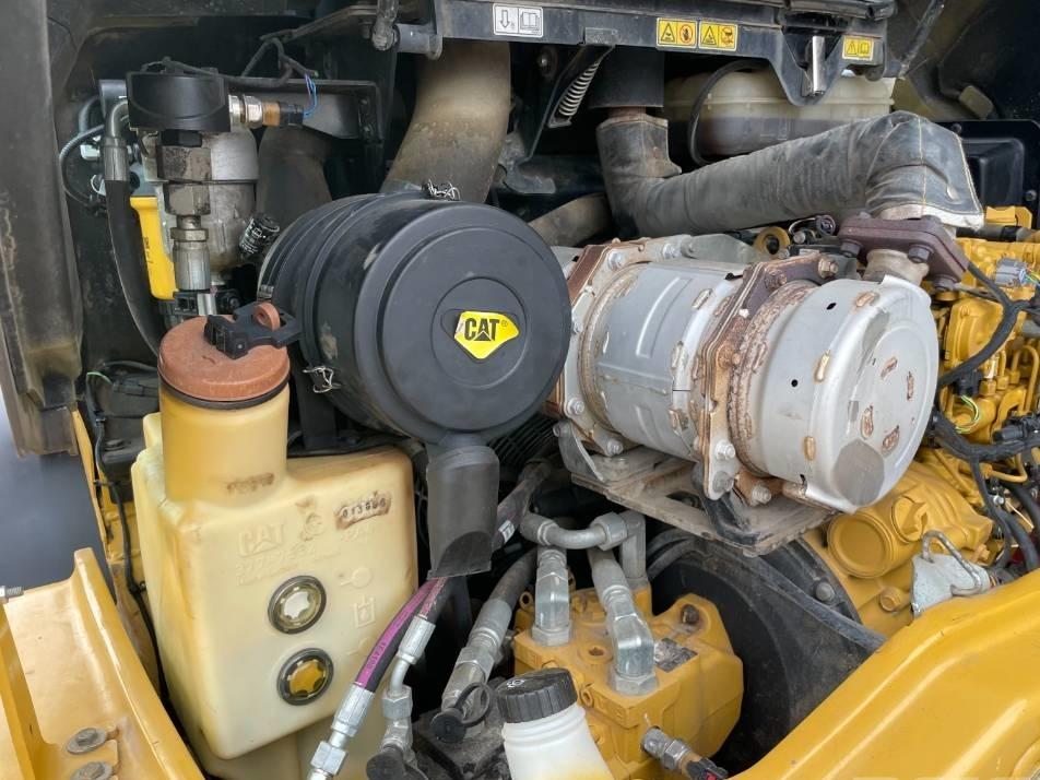 Incarcator frontal - CAT 908 M