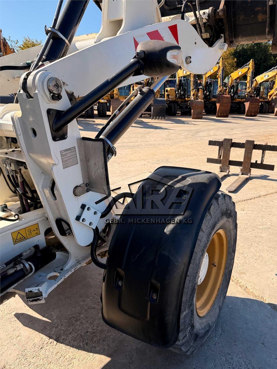 Incarcator frontal - CAT 908M