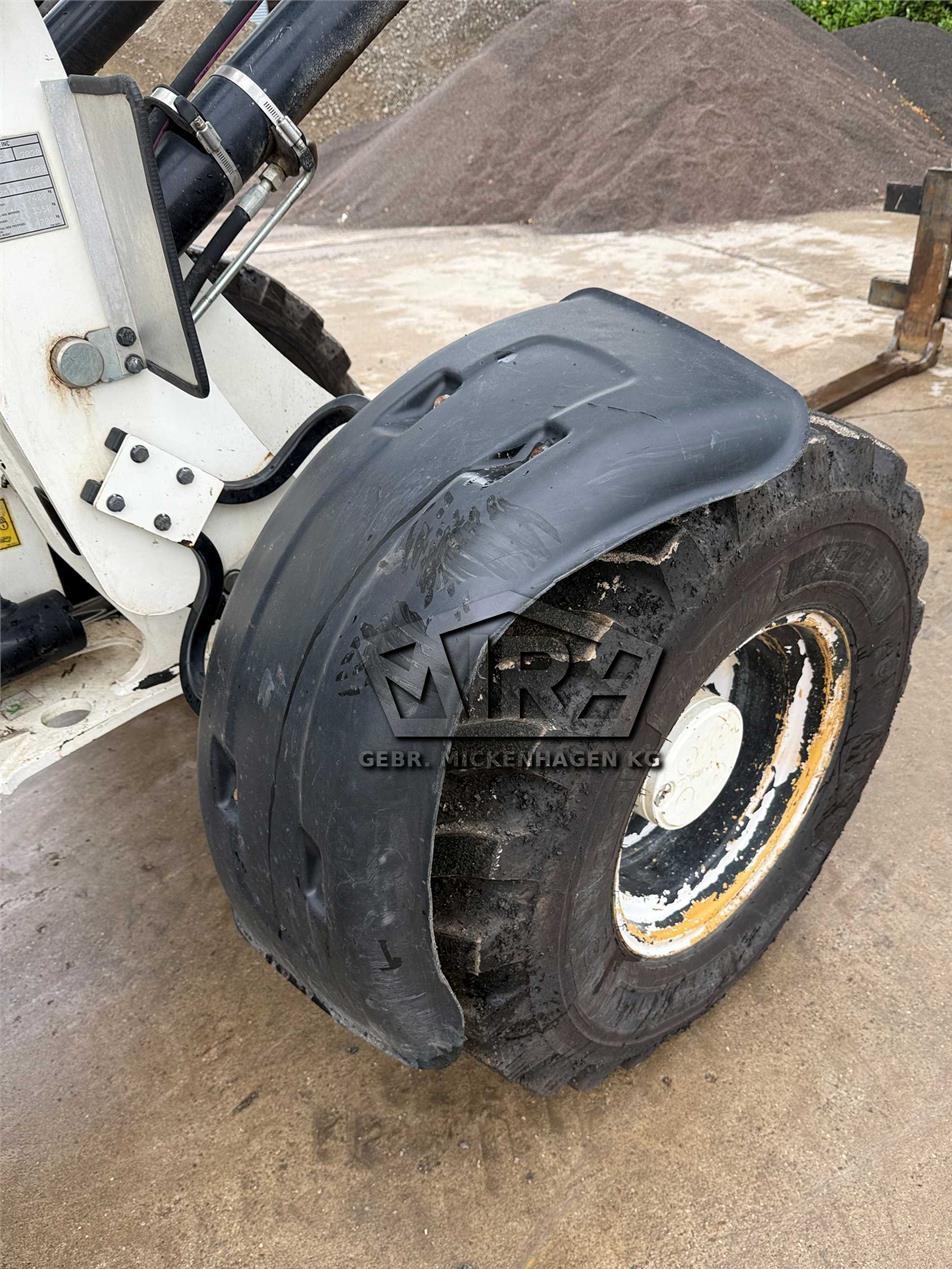 Incarcator frontal - CAT 908M