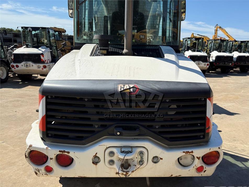 Incarcator frontal - CAT 908M