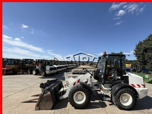 Incarcator frontal - CAT 908M