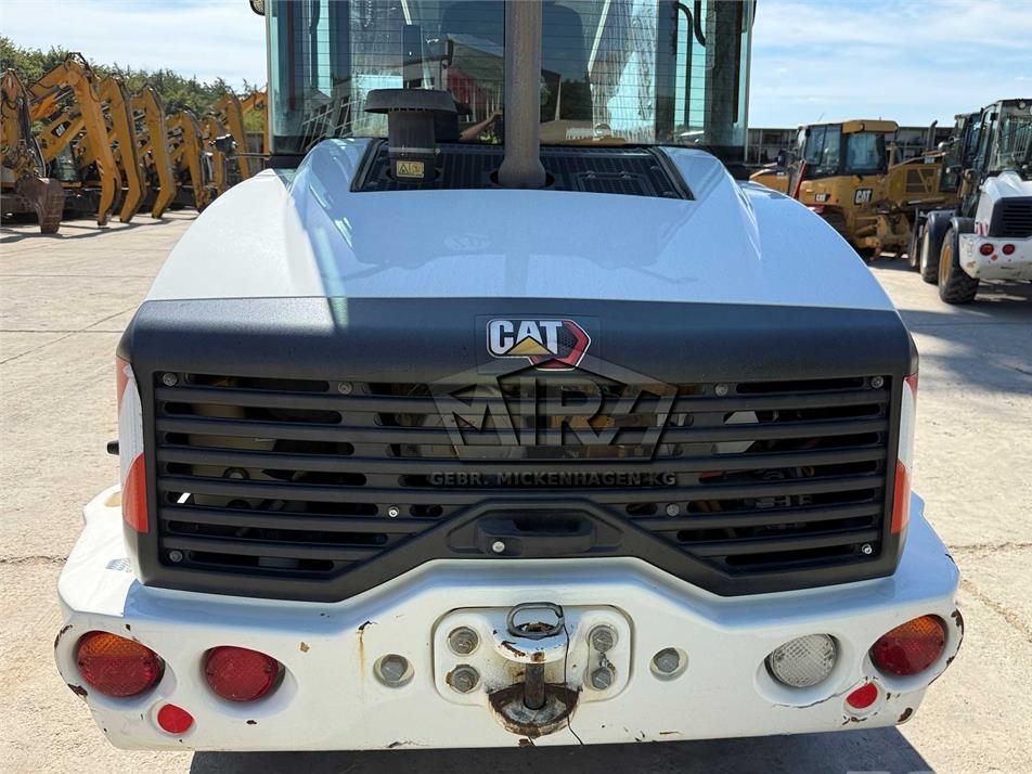 Incarcator frontal - CAT 908M