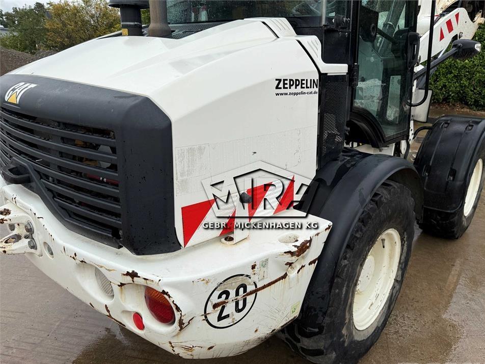 Incarcator frontal - CAT 908M