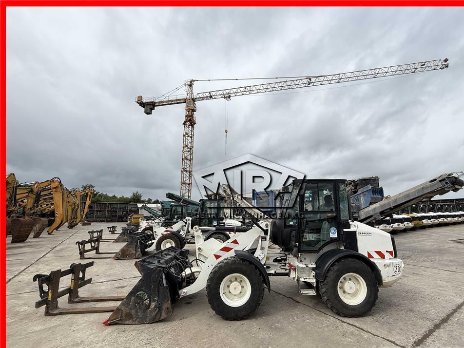 Incarcator frontal - CAT 908M