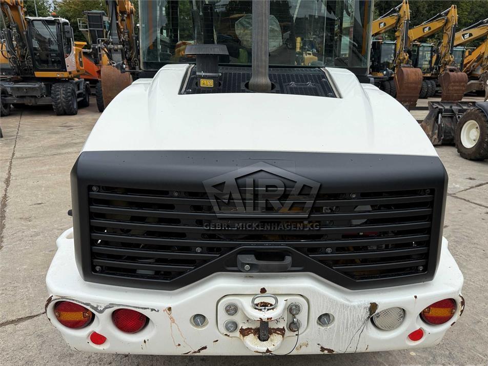 Incarcator frontal - CAT 908M