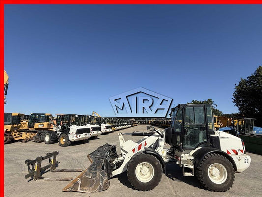 Incarcator frontal - CAT 908M