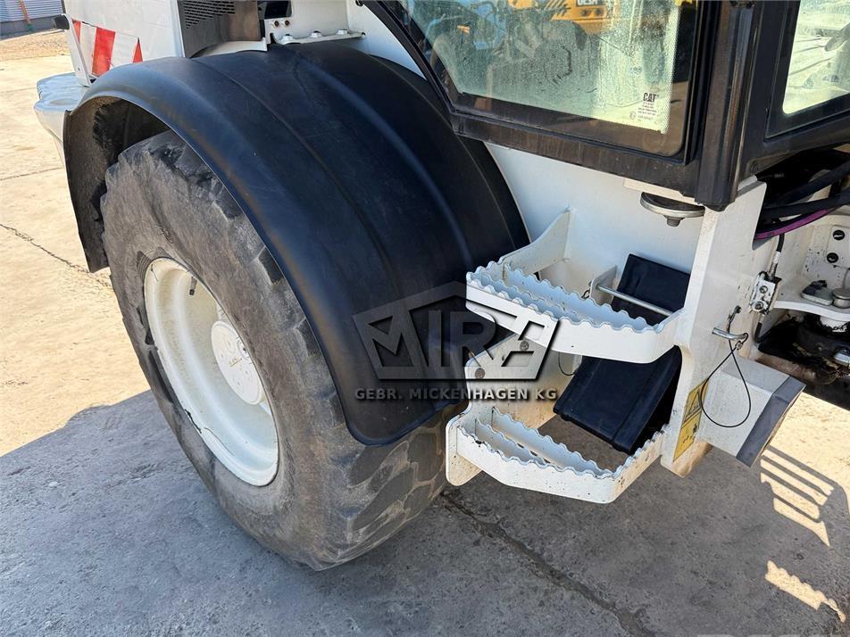 Incarcator frontal - CAT 908M