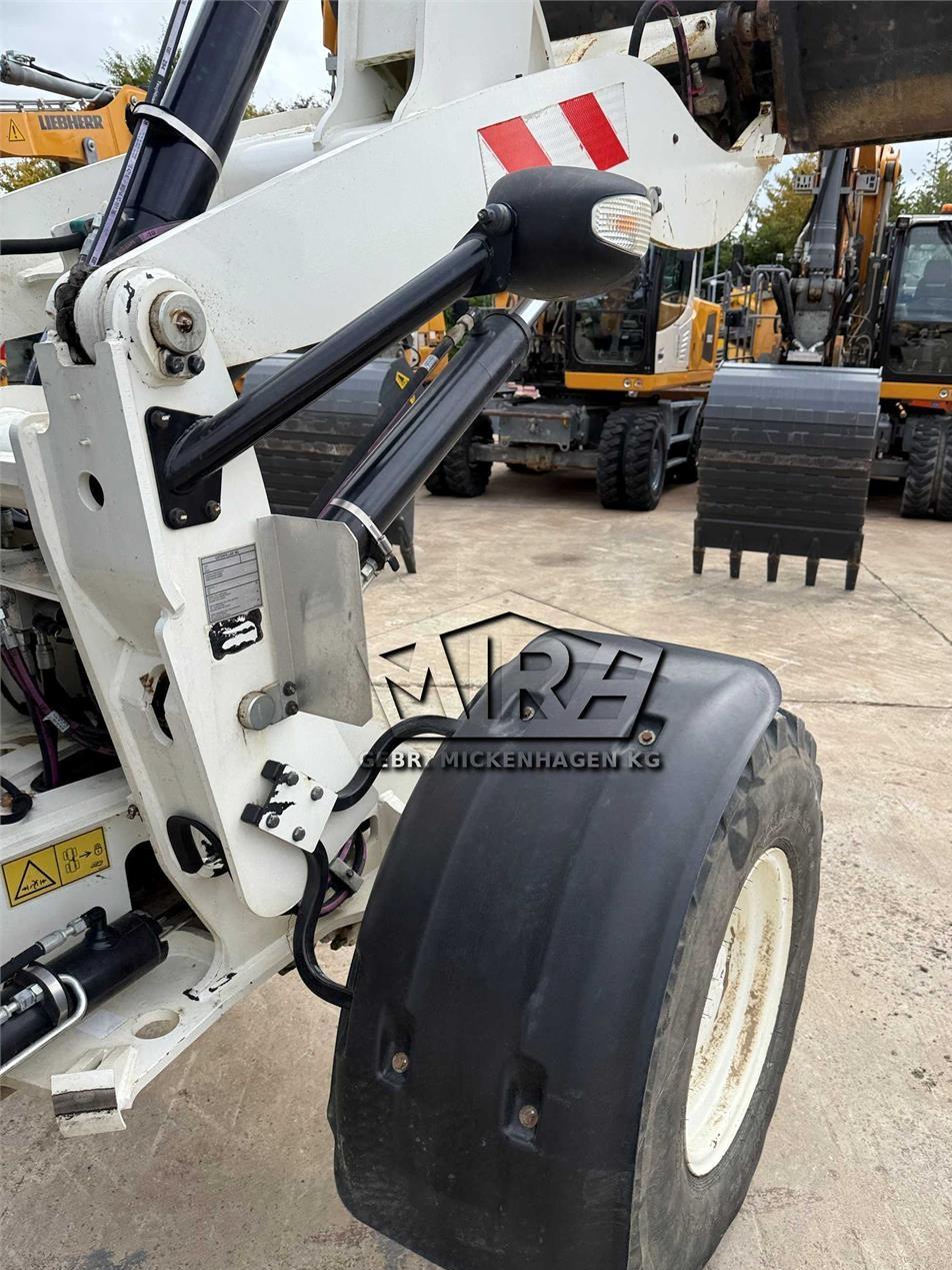 Incarcator frontal - CAT 908M