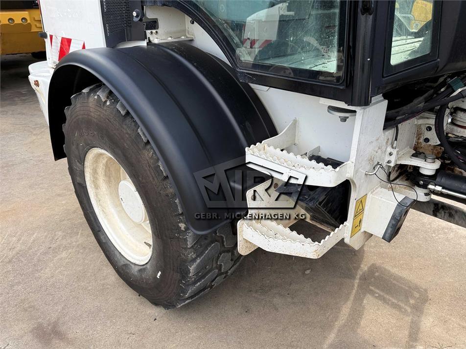 Incarcator frontal - CAT 908M