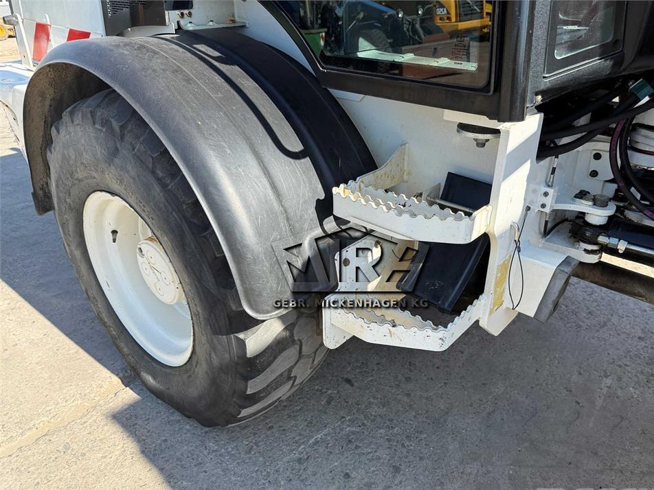 Incarcator frontal - CAT 908M