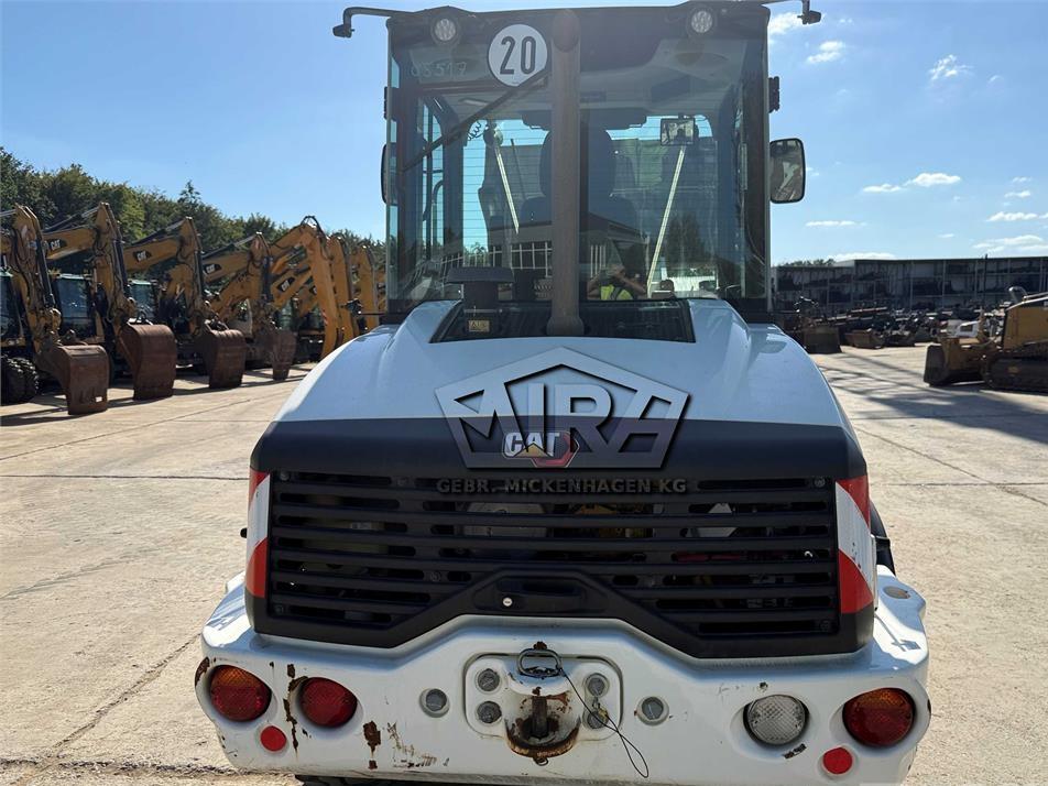 Incarcator frontal - CAT 908M