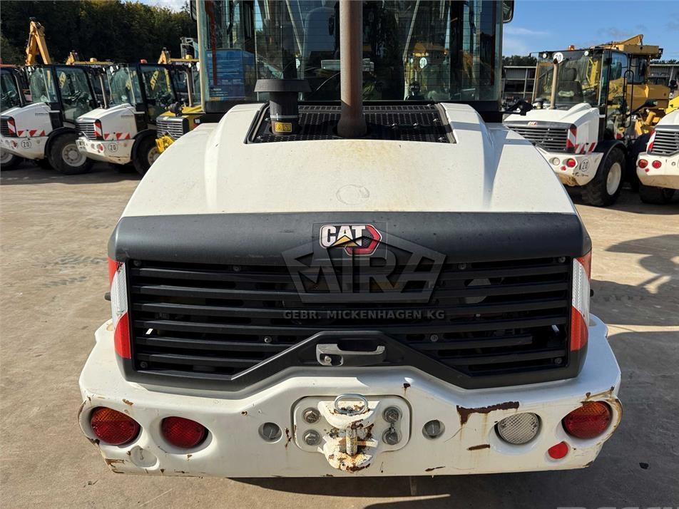 Incarcator frontal - CAT 908M