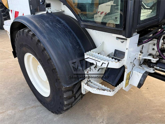 Incarcator frontal - CAT 908M