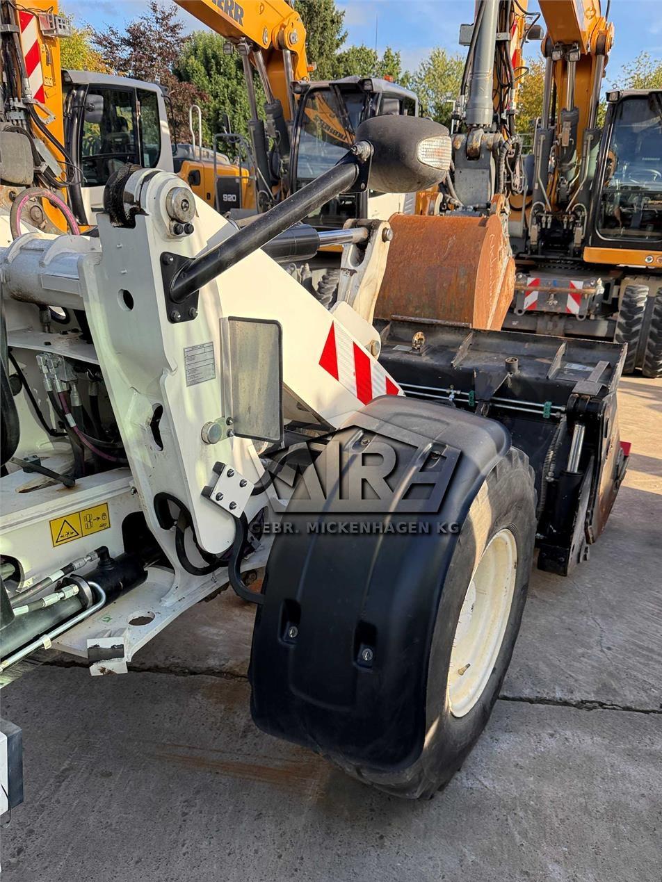 Incarcator frontal - CAT 908M