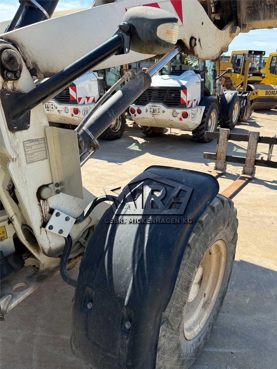 Incarcator frontal - CAT 908M