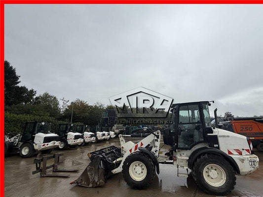 Incarcator frontal - CAT 908M