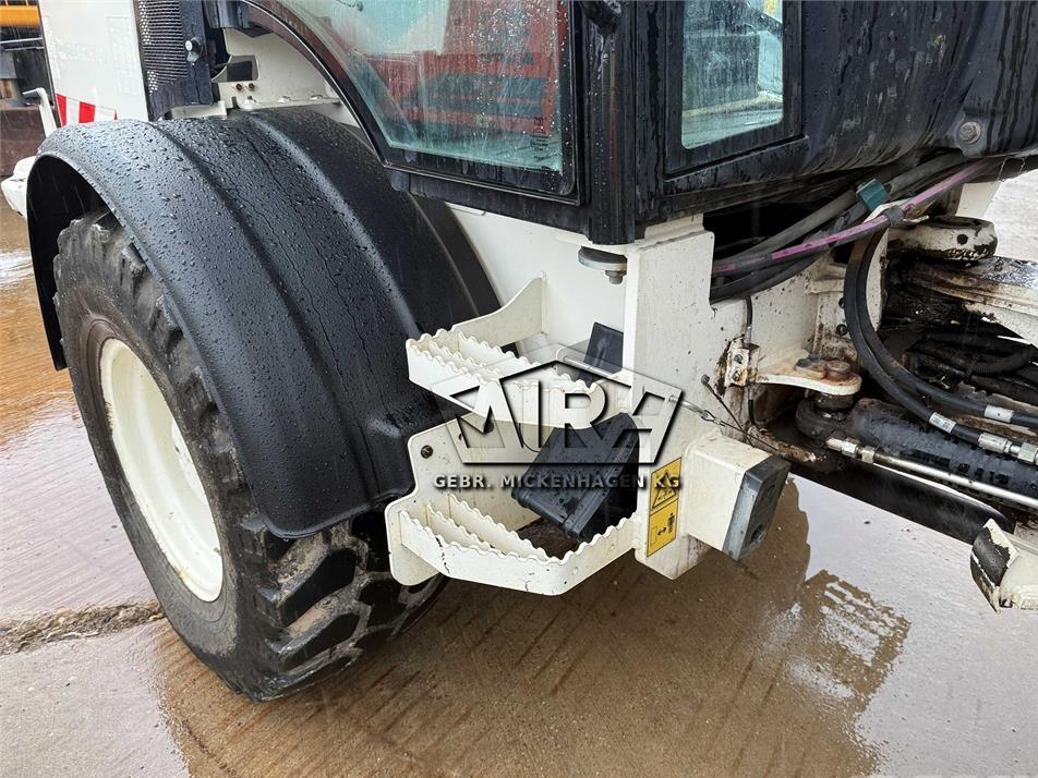 Incarcator frontal - CAT 908M