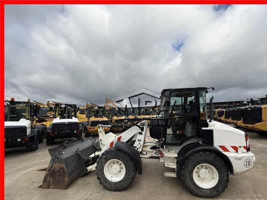 Incarcator frontal - CAT 908M