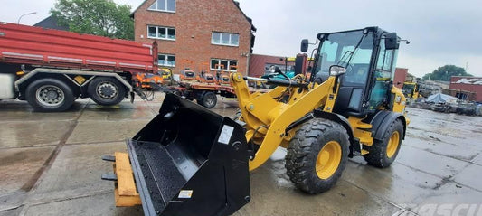 Incarcator frontal - CAT 908M