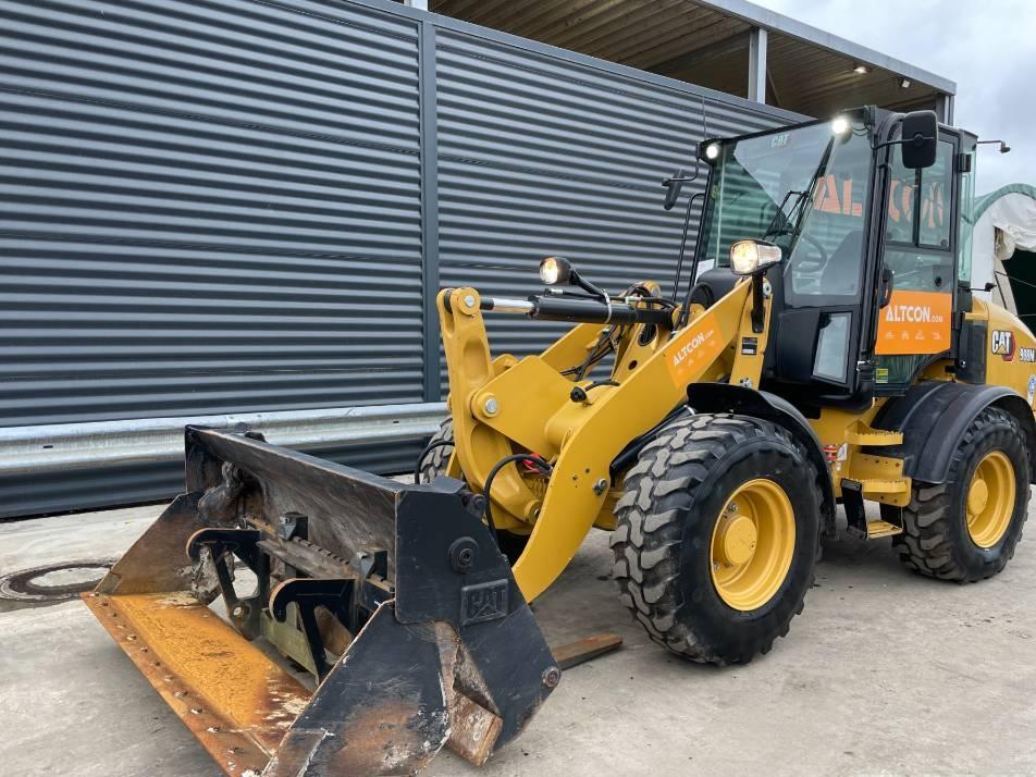 Incarcator frontal - CAT 908M