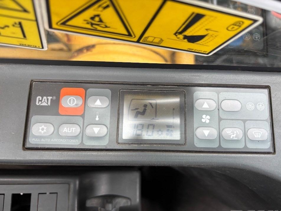 Excavator pe roti - CAT CAT M 322 F - M322 - M 320 - M 318