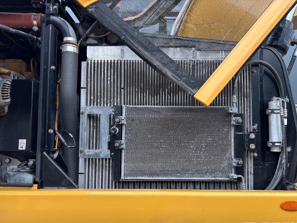 Excavator pe roti - CAT CAT M 322 F - M322 - M 320 - M 318