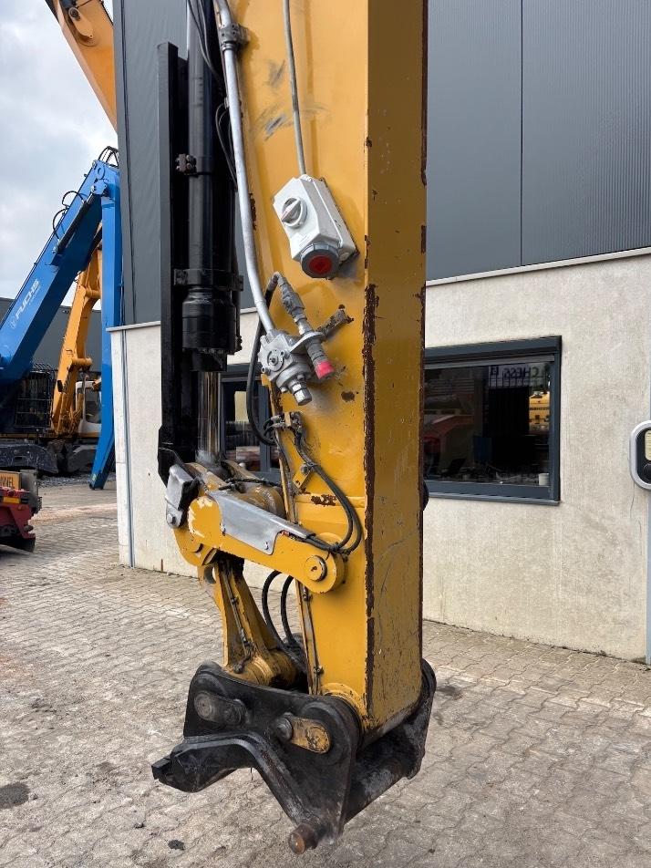 Excavator pe roti - CAT M 322 F - M322 - M 320 - M 318