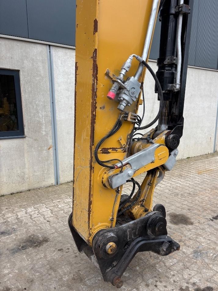 Excavator pe roti - CAT M 322 F - M322 - M 320 - M 318