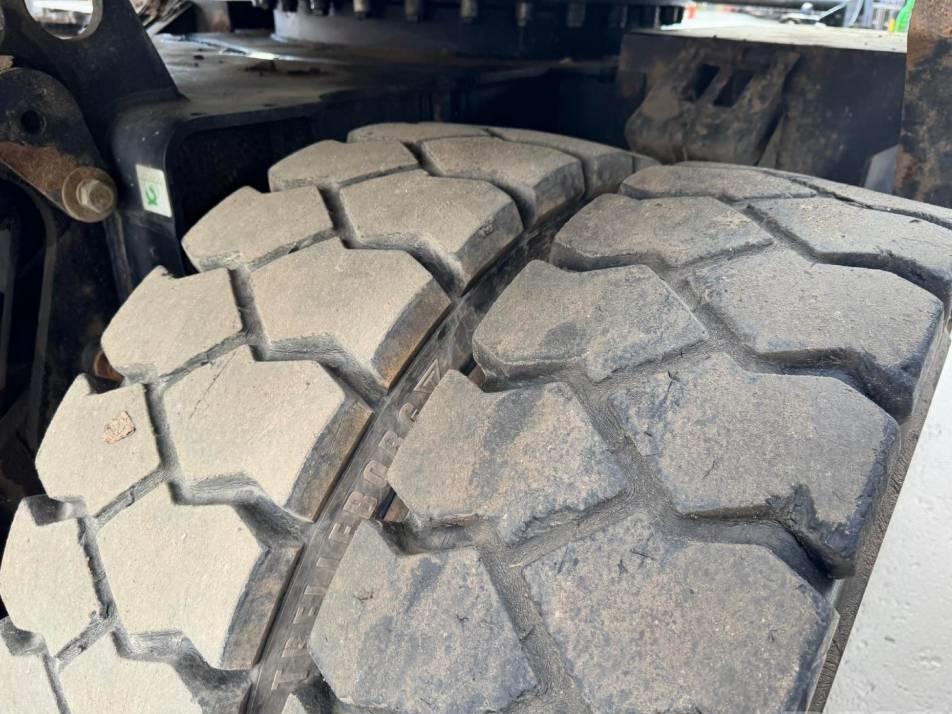 Excavator pe roti - CAT M315D