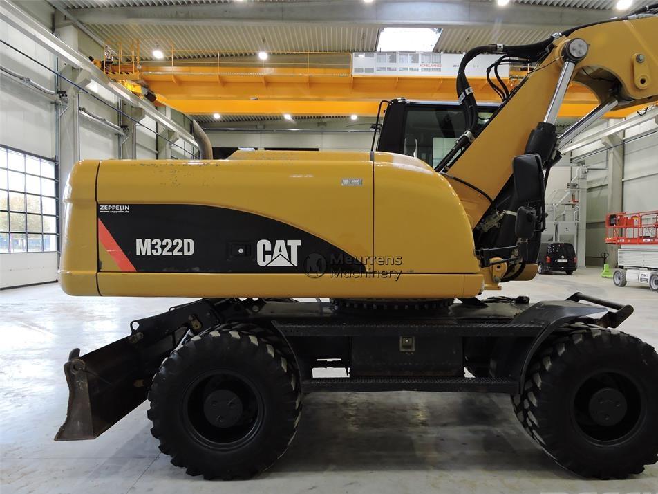 Excavator pe roti - CAT M322D