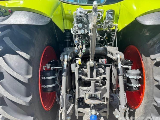 Tractor - Claas AXION 810