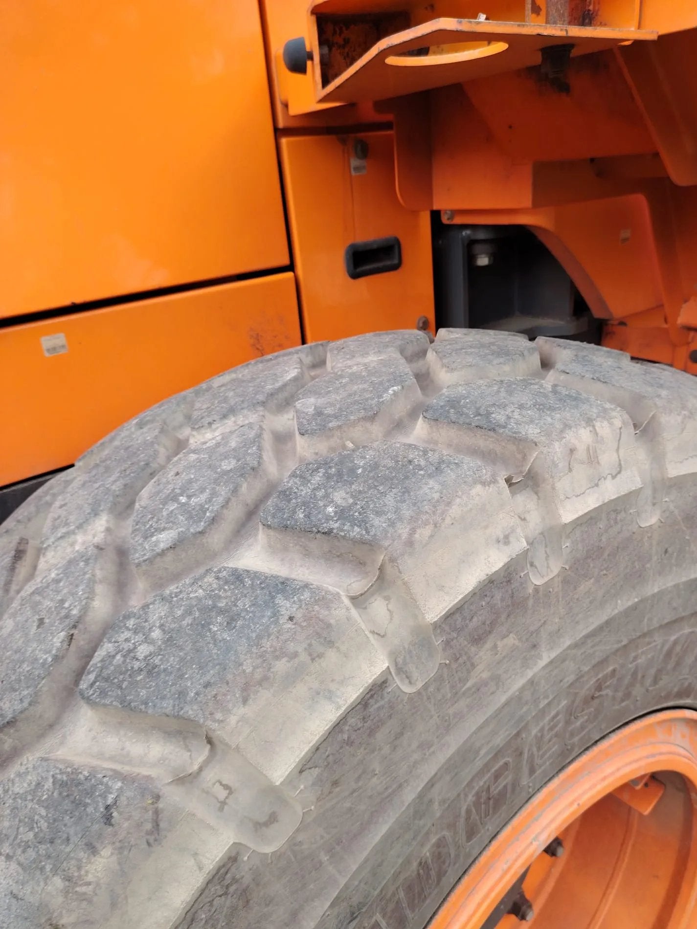 Încărcătorul frontal- Doosan DL250