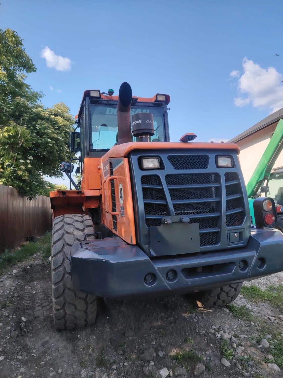 Încărcătorul frontal- Doosan DL250
