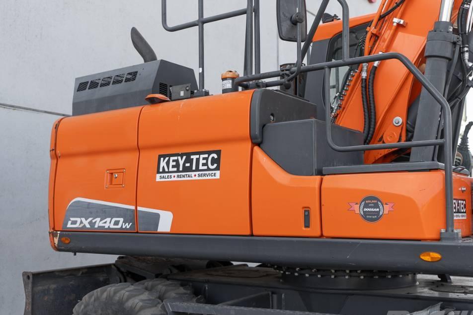 Excavator pe roti - Doosan DX 140 W