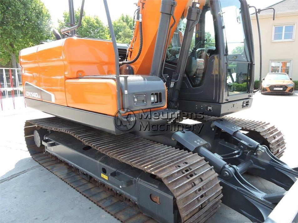 Excavator pe senile - Doosan DX140LC