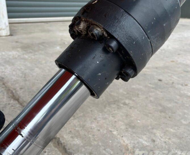 Excavator pe senile - Doosan DX140LCR