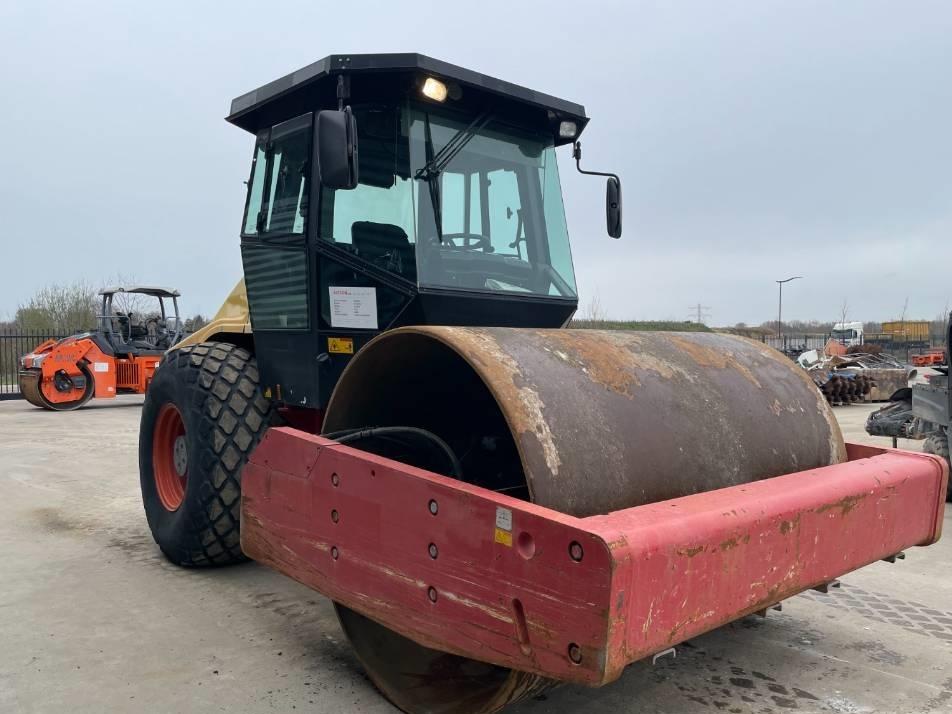 Cilindru terasier - Dynapac CA302D