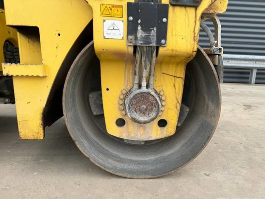 Cilindru lis - Dynapac CC1100