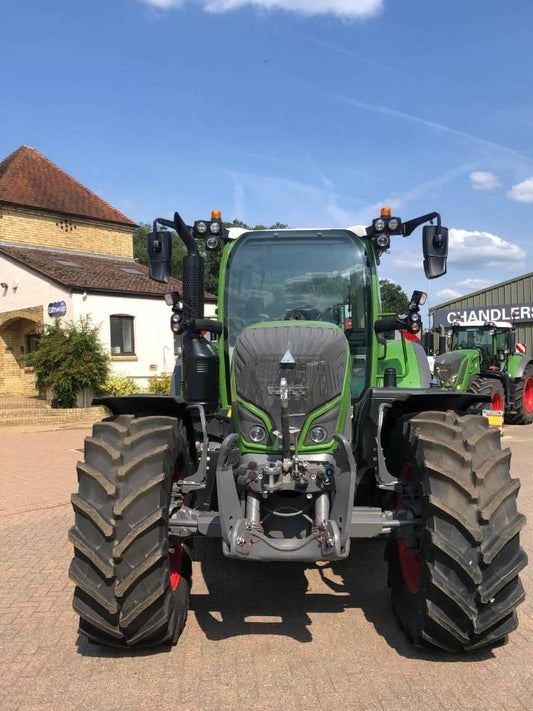 Tractor - Fendt 718 Vario