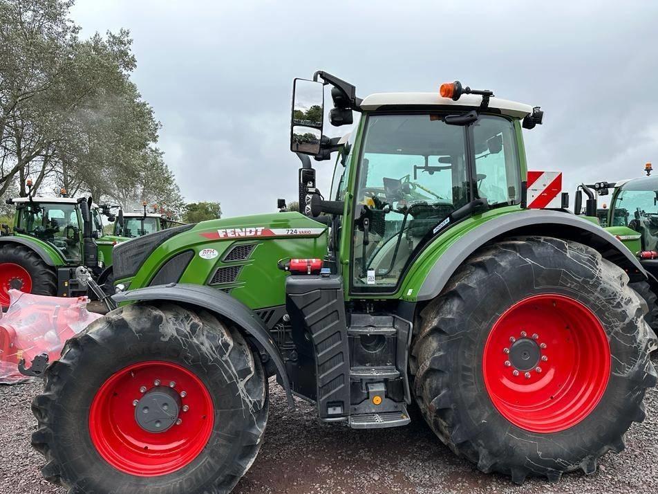 Tractor - Fendt 724 Profi Plus