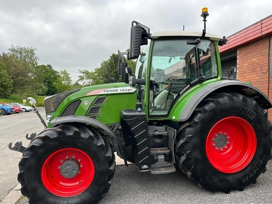 Tractor - Fendt 724 Vario Profi Plus