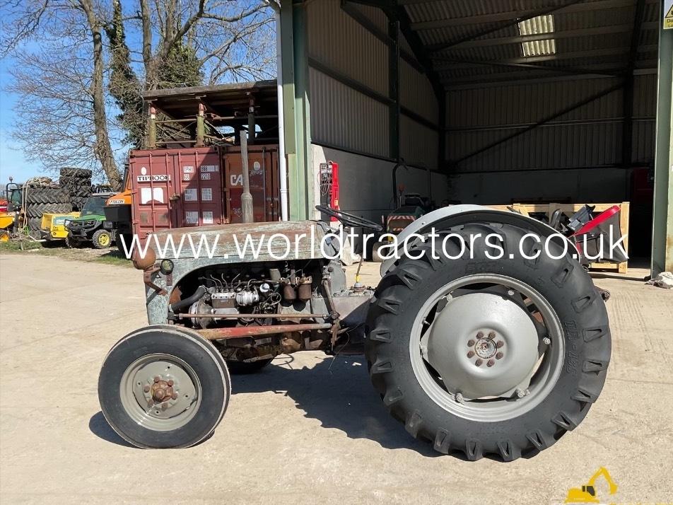 Tractor - Ferguson TRACTOR