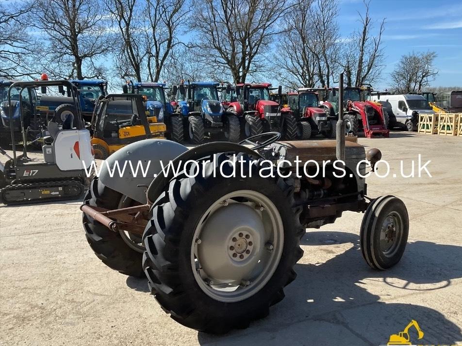 Tractor - Ferguson TRACTOR